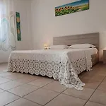 Semi-detached House, La Casa Di Marinico בית נופש אלגהרו